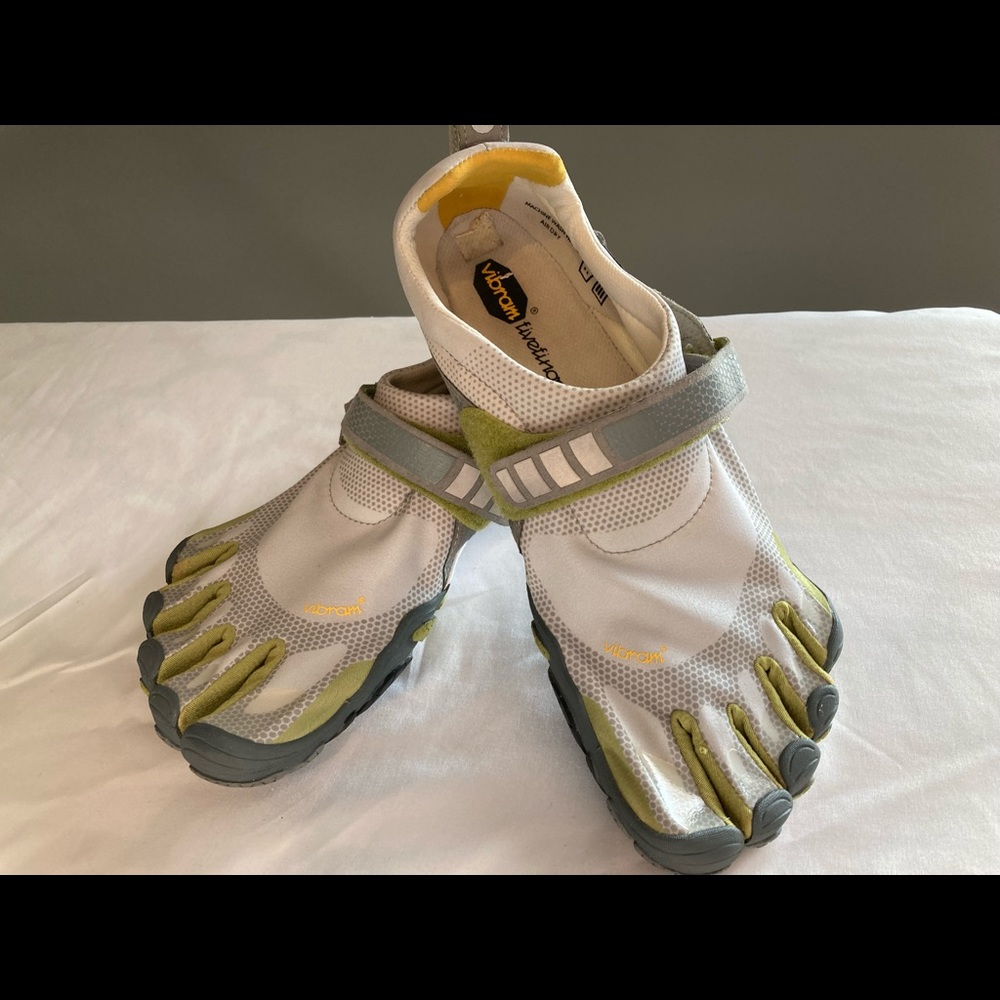 Vibram Five Fingers M345. Great condition